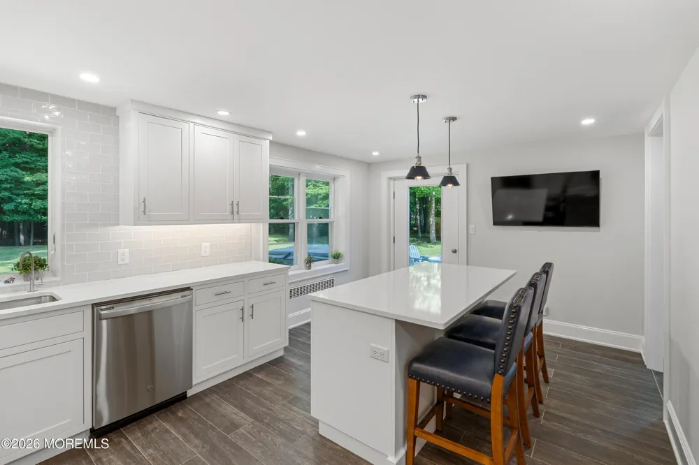 52 Shrewsbury Drive Rumson, NJ 07760