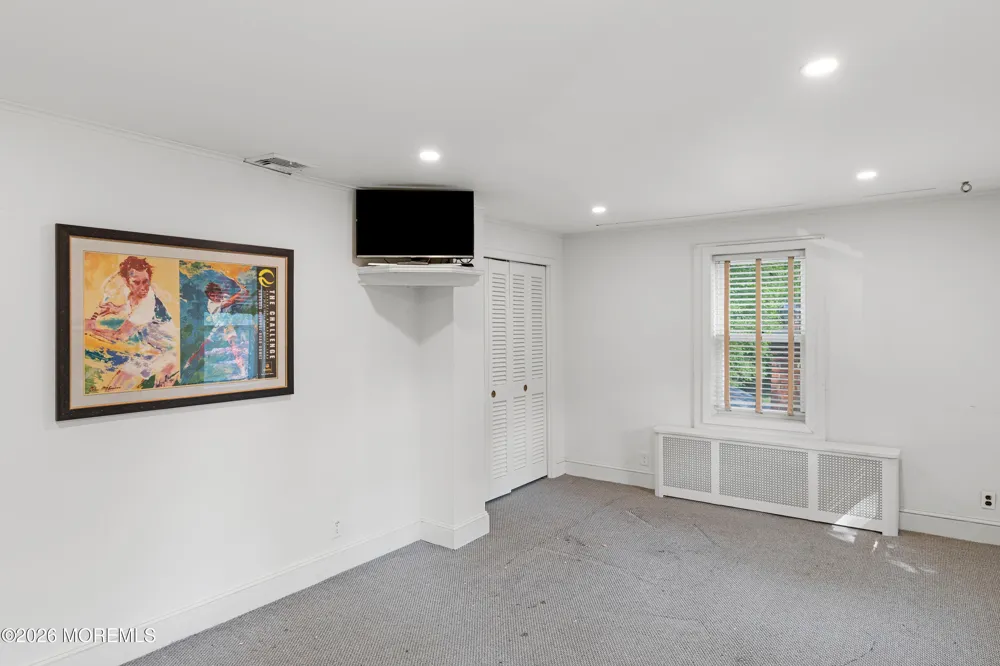 52 Shrewsbury Drive Rumson, NJ 07760