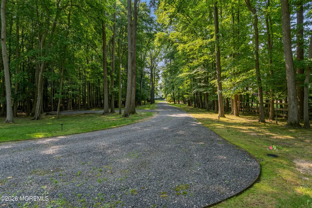 52 Shrewsbury Drive Rumson, NJ 07760