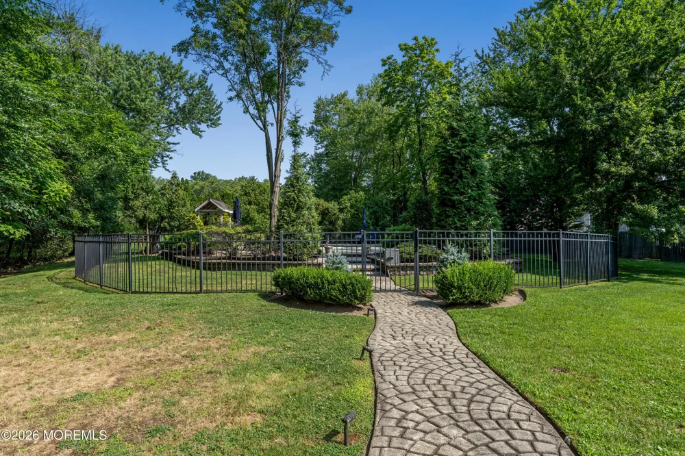 52 Shrewsbury Drive Rumson, NJ 07760