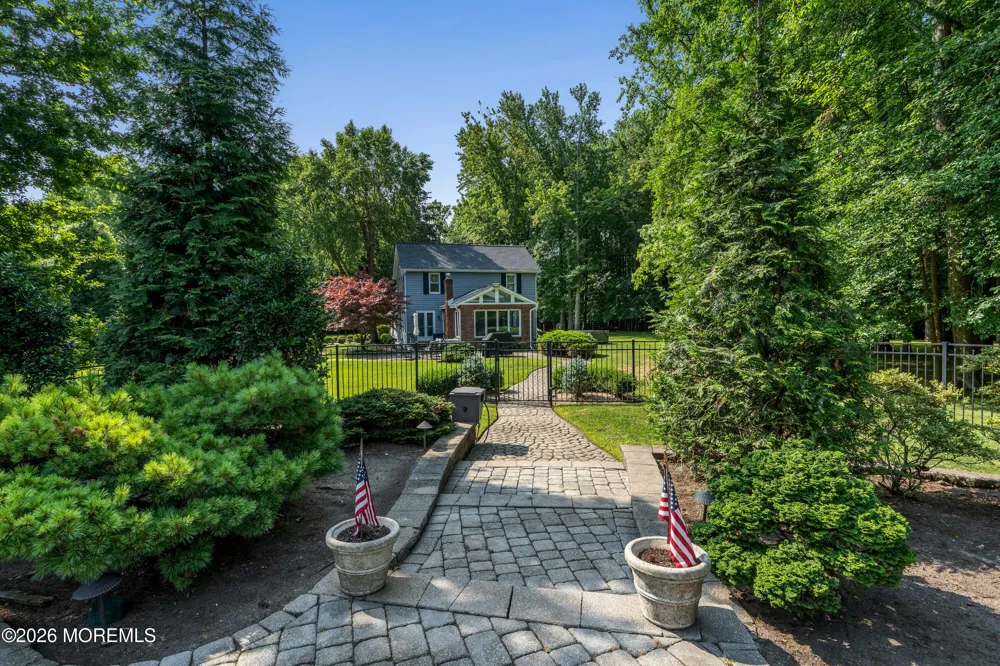52 Shrewsbury Drive Rumson, NJ 07760