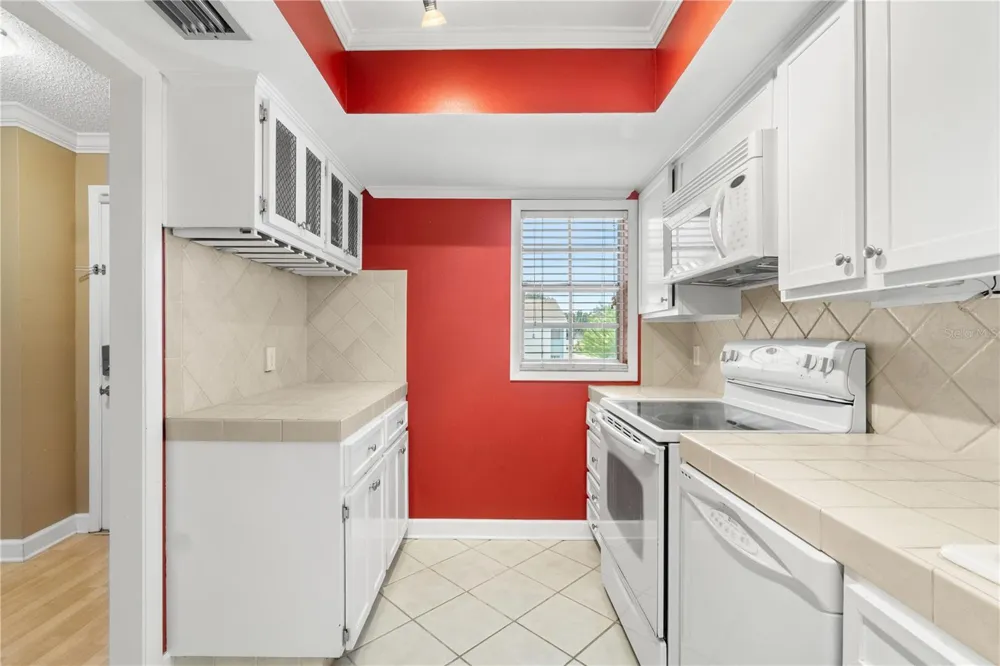 3823 OAK DRIVE #K22 Tampa, FL 33611