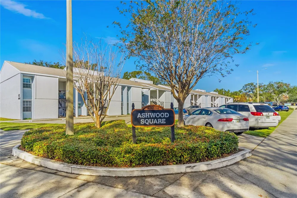 3823 OAK DRIVE #K22 Tampa, FL 33611