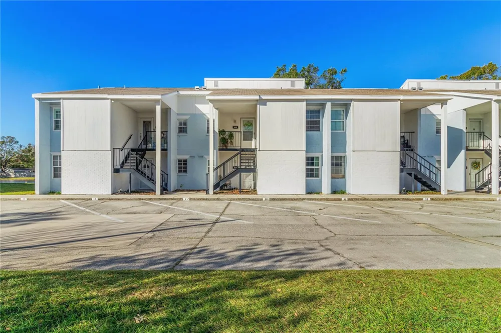 3823 OAK DRIVE #K22 Tampa, FL 33611