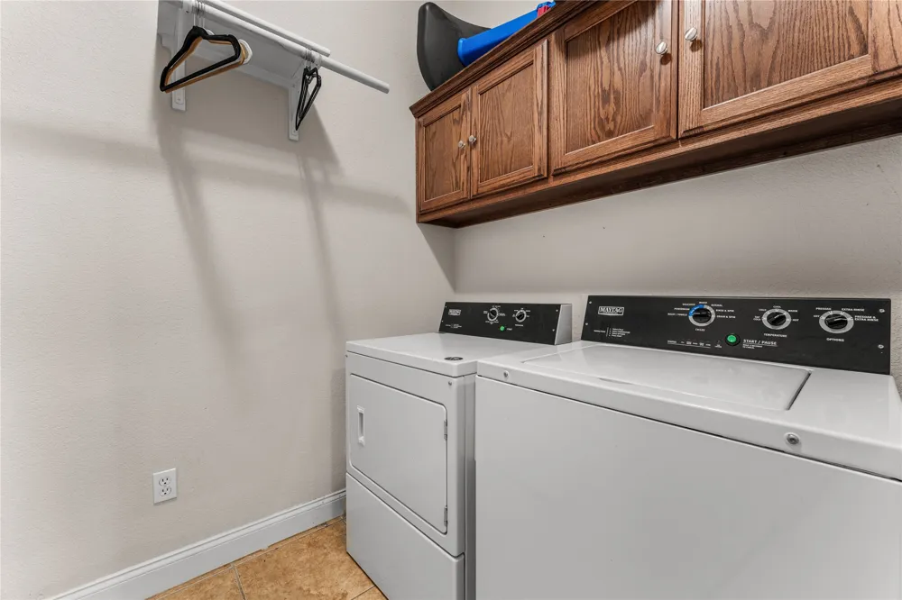 429 W Wall Street Hewitt, TX 76643