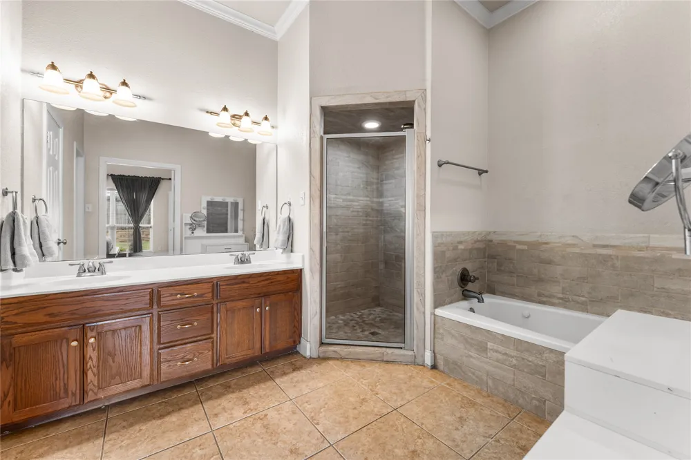 429 W Wall Street Hewitt, TX 76643