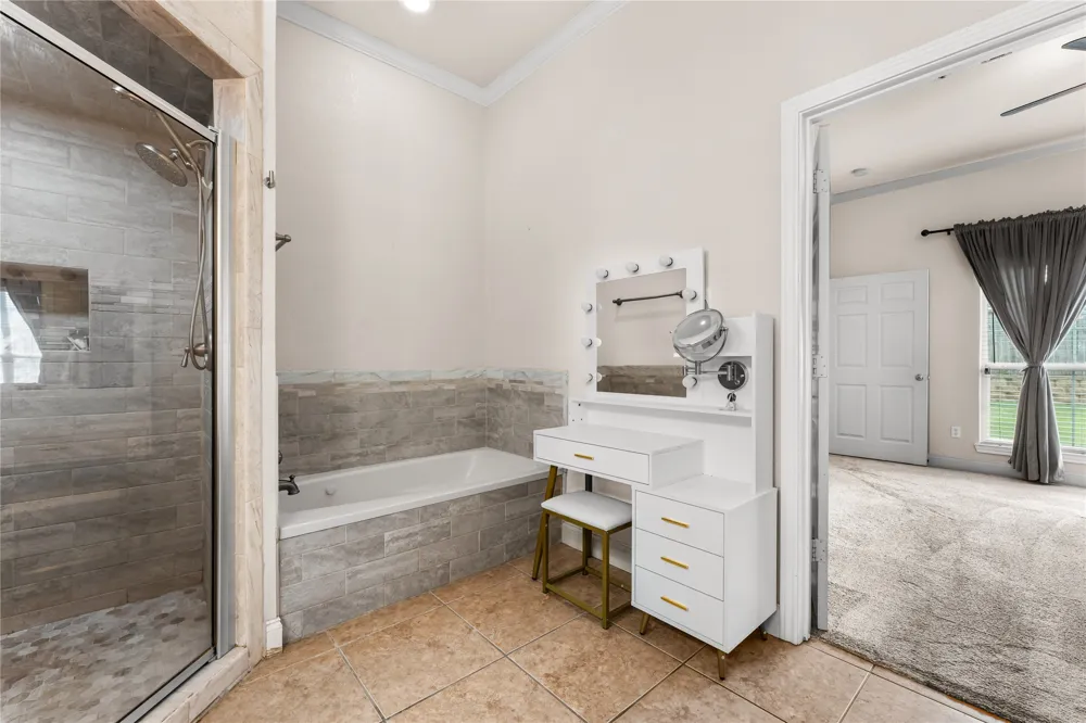 429 W Wall Street Hewitt, TX 76643