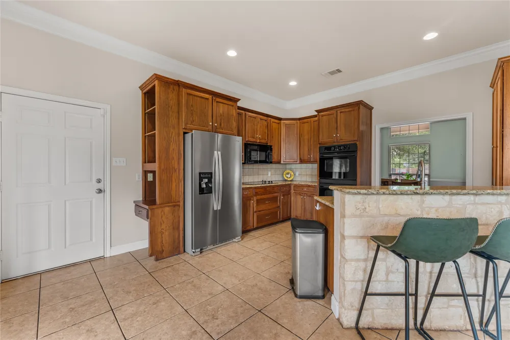 429 W Wall Street Hewitt, TX 76643