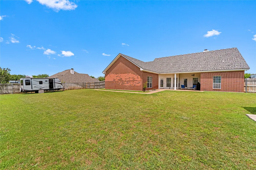 429 W Wall Street Hewitt, TX 76643