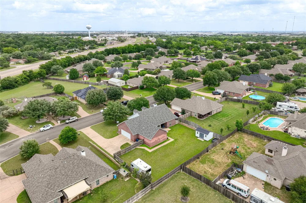 429 W Wall Street Hewitt, TX 76643
