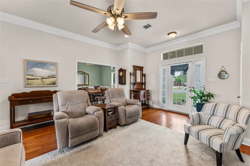 429 W Wall Street Hewitt, TX 76643