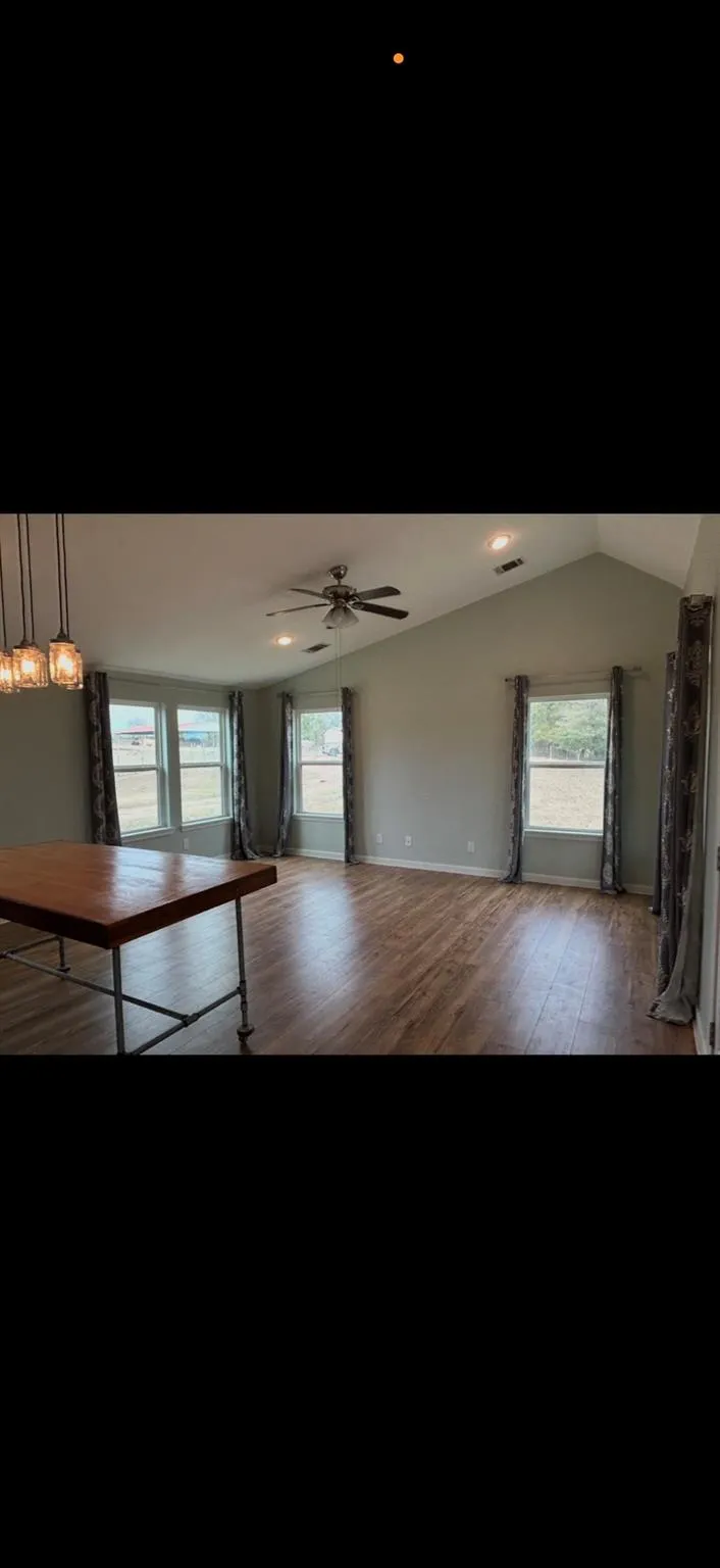 1200 Choctaw Brenham, TX 77833