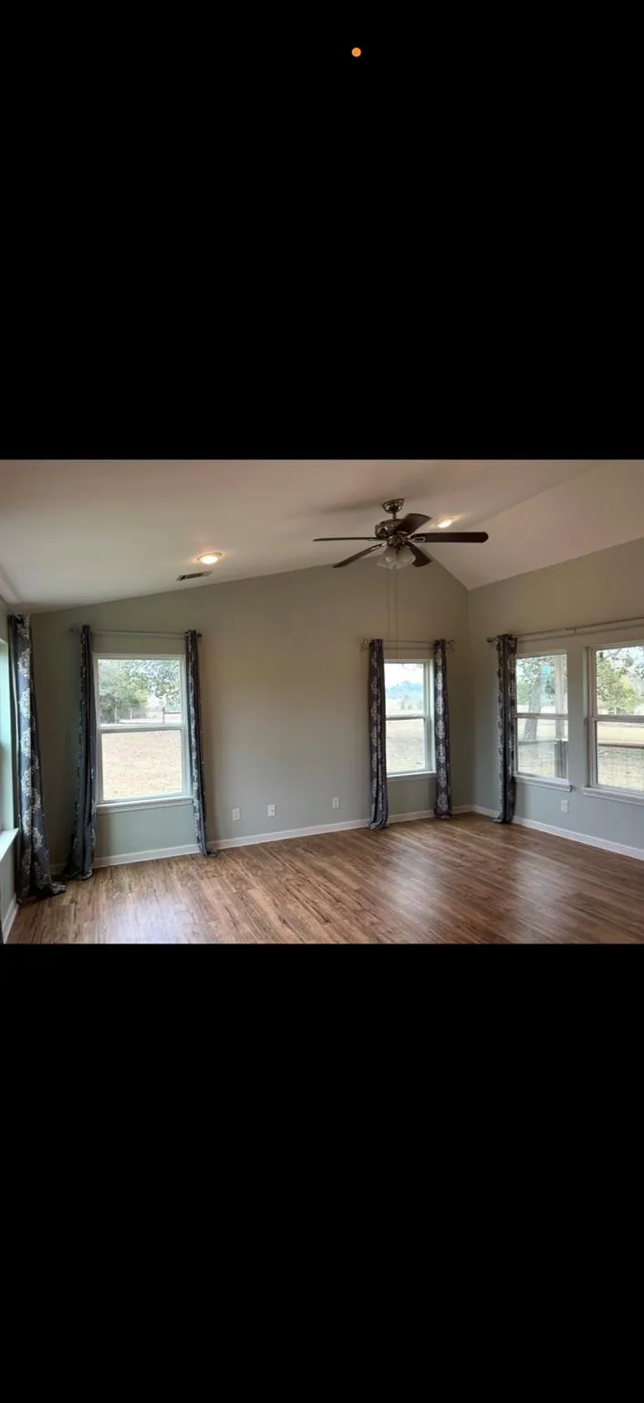 1200 Choctaw Brenham, TX 77833