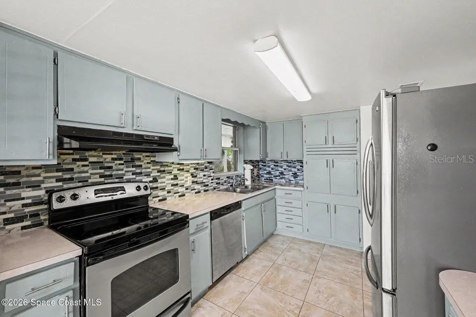 2292 LAKEVIEW DRIVE Melbourne, FL 32935