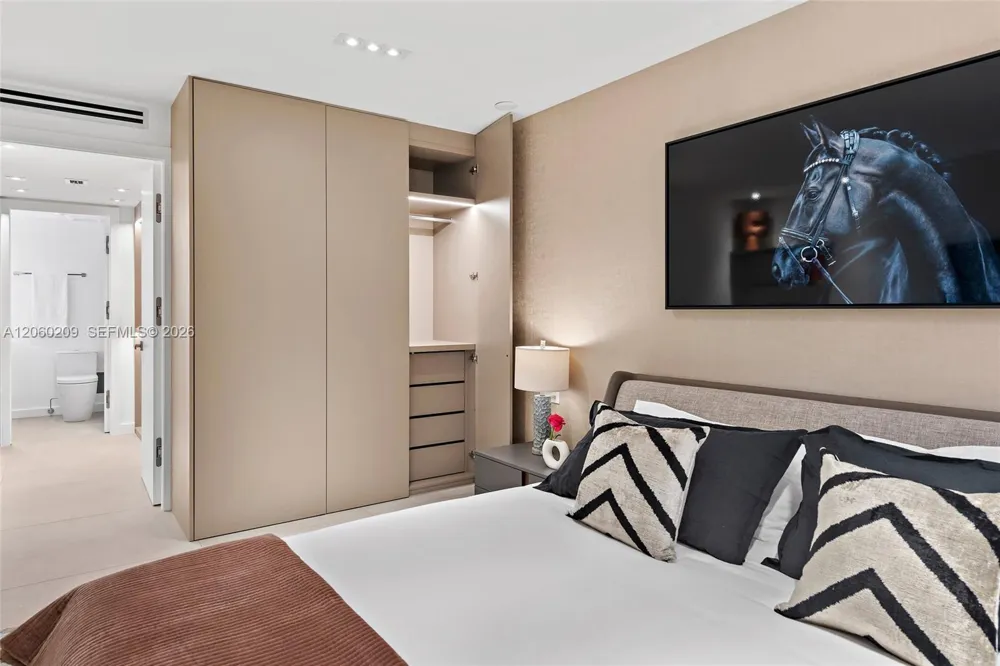 2301 Collins Ave #1003/1004 Miami Beach, FL 33139