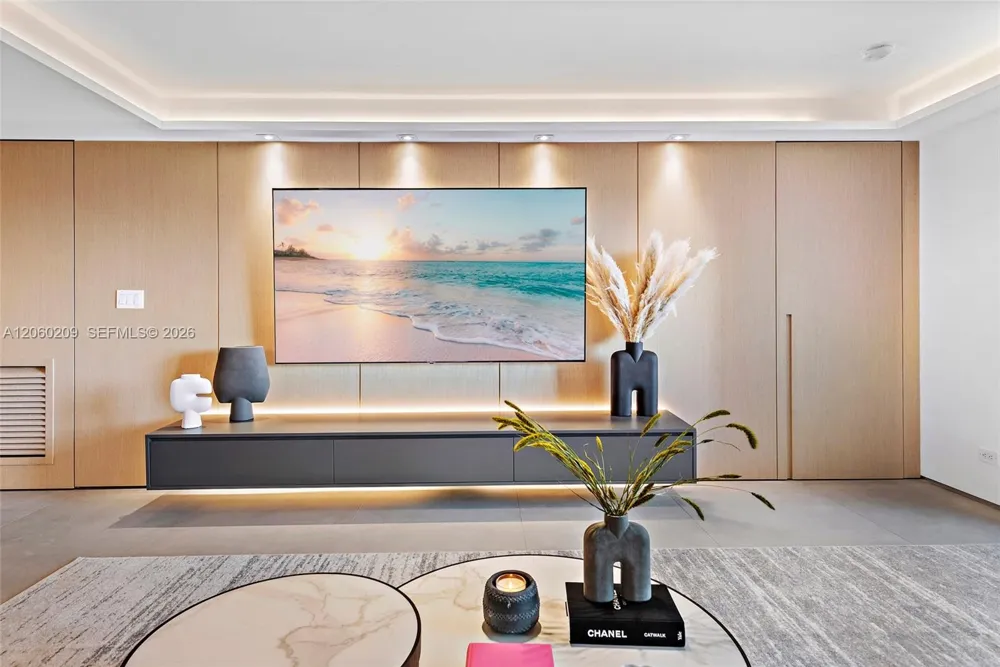 2301 Collins Ave #1003/1004 Miami Beach, FL 33139