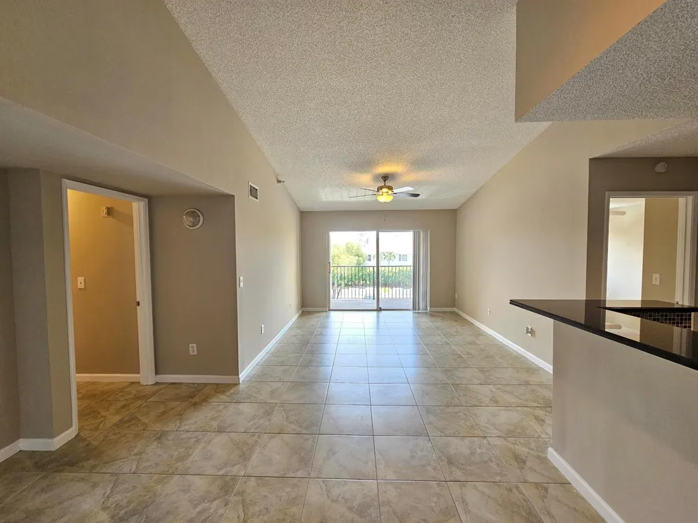 140 Yacht Club Way #305 Hypoluxo, FL 33462