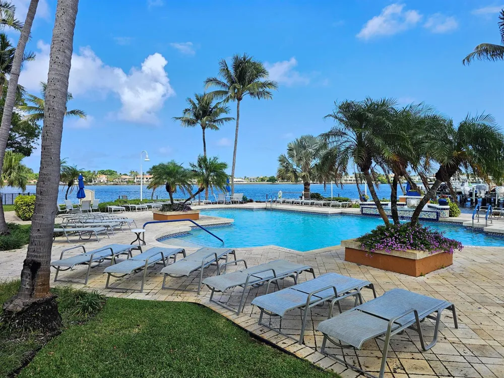 140 Yacht Club Way #305 Hypoluxo, FL 33462