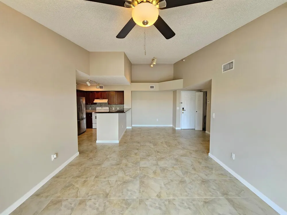 140 Yacht Club Way #305 Hypoluxo, FL 33462