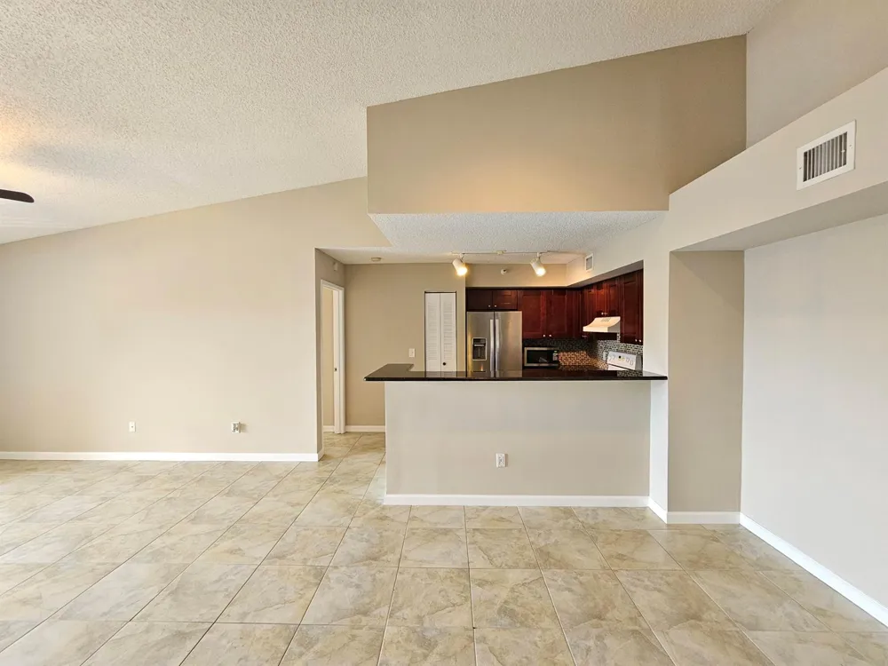 140 Yacht Club Way #305 Hypoluxo, FL 33462