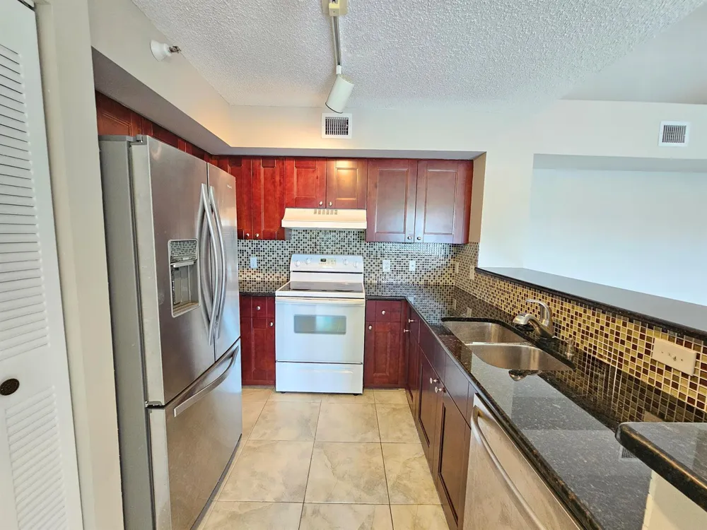 140 Yacht Club Way #305 Hypoluxo, FL 33462