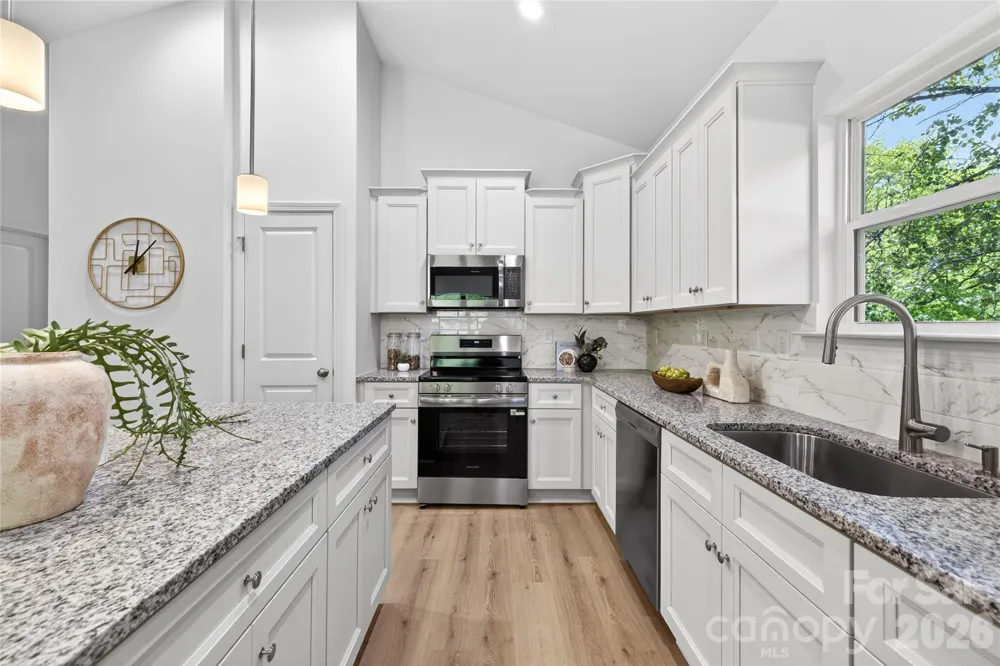 711 East Drive Cherryville, NC 28021