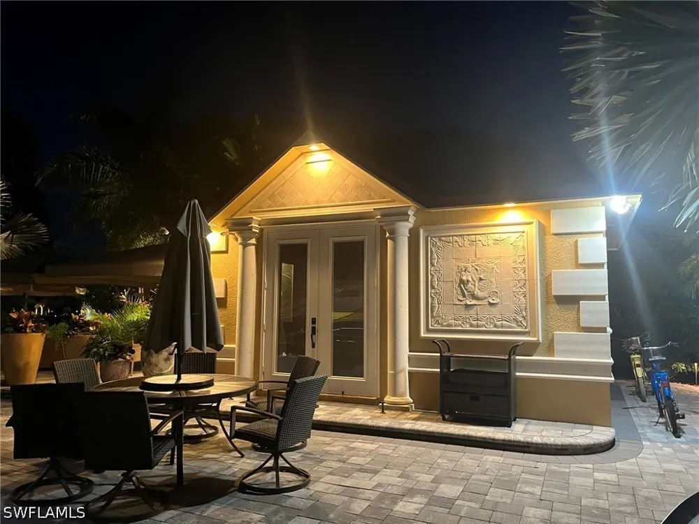 CARRIAGE COURT Naples, FL 34114