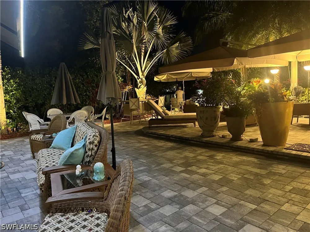 CARRIAGE COURT Naples, FL 34114
