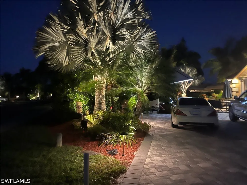 CARRIAGE COURT Naples, FL 34114