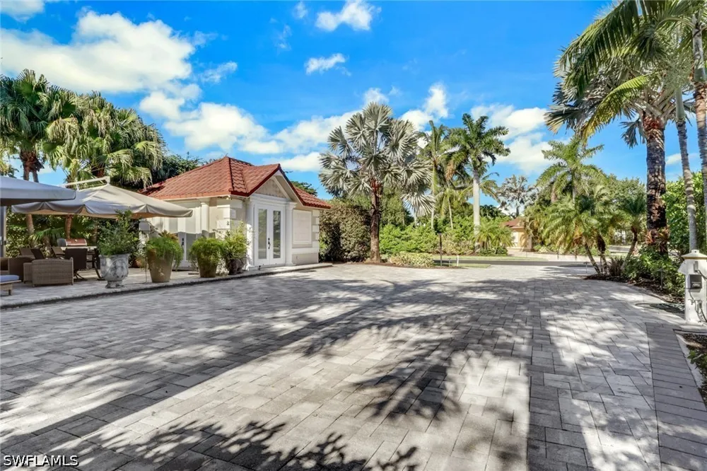 CARRIAGE COURT Naples, FL 34114