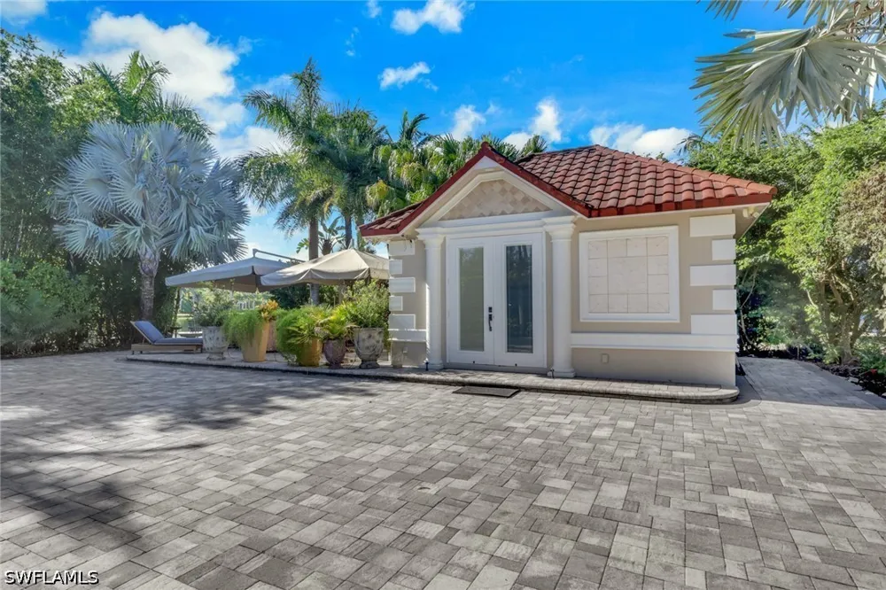 CARRIAGE COURT Naples, FL 34114