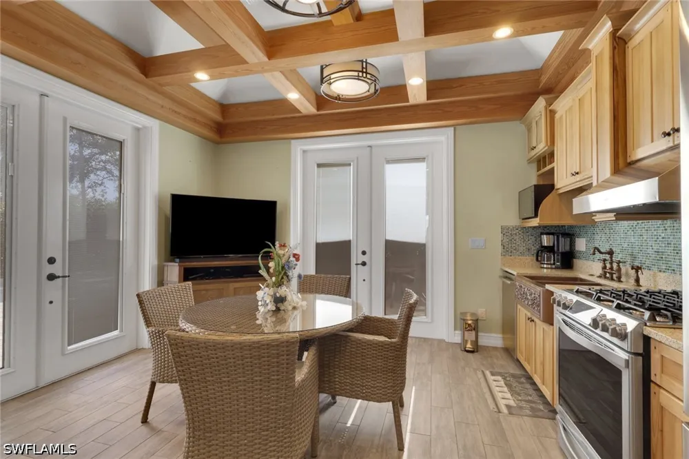 CARRIAGE COURT Naples, FL 34114
