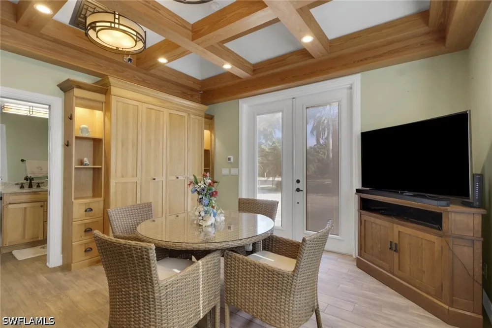 CARRIAGE COURT Naples, FL 34114