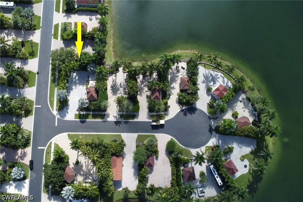 CARRIAGE COURT Naples, FL 34114