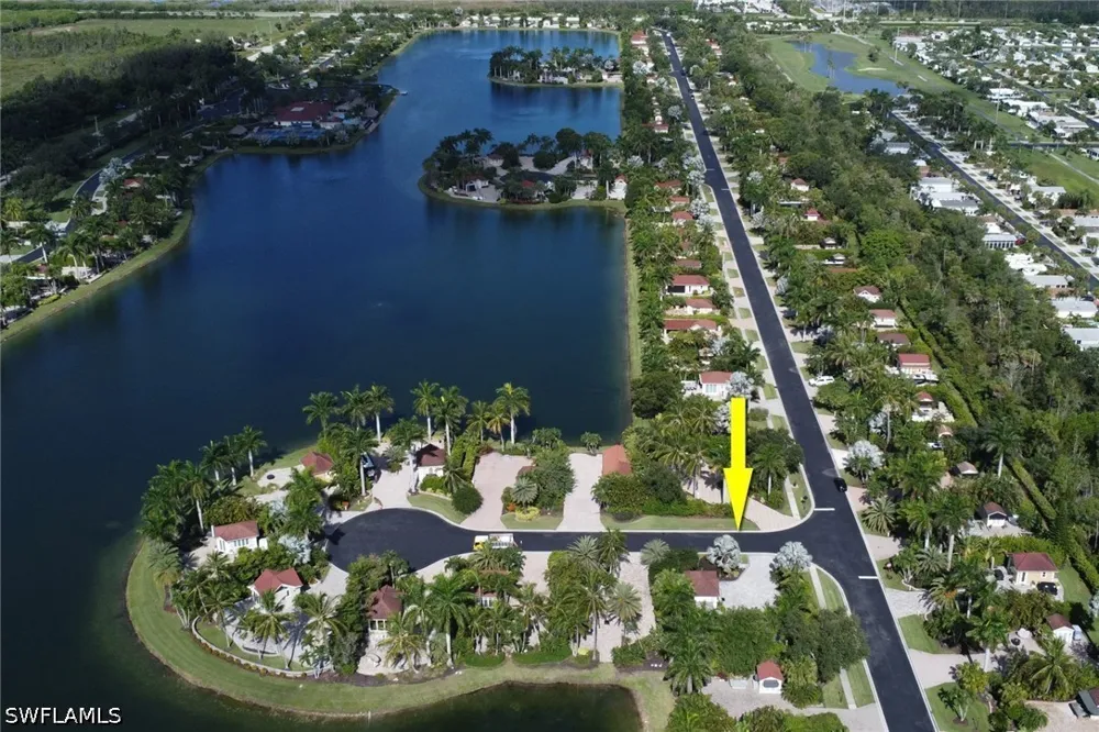 CARRIAGE COURT Naples, FL 34114