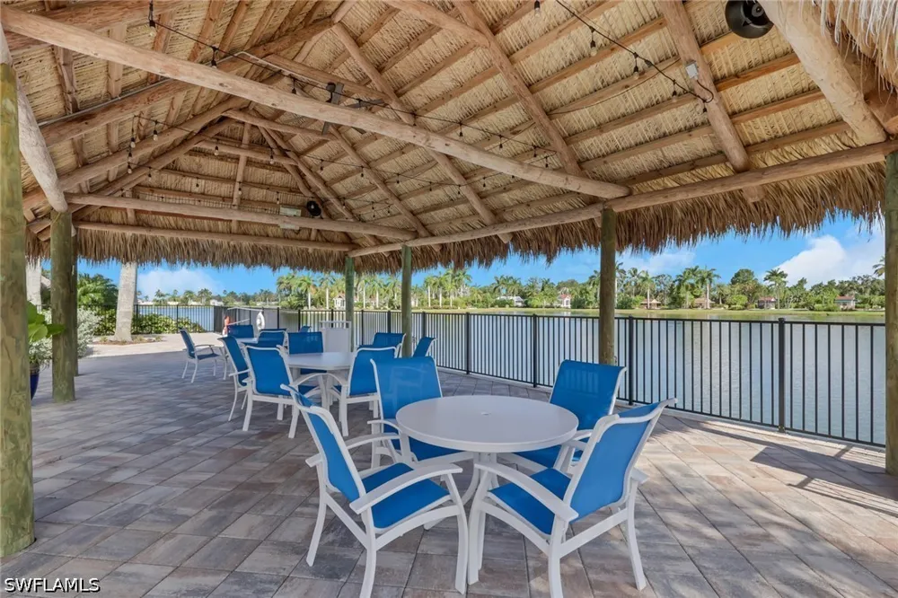 CARRIAGE COURT Naples, FL 34114