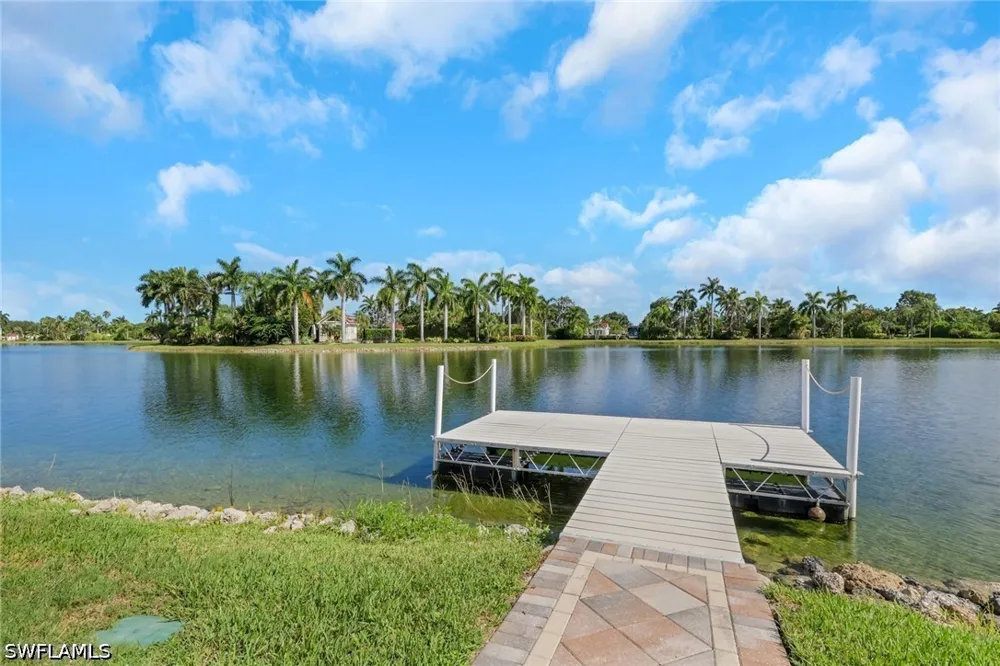 CARRIAGE COURT Naples, FL 34114