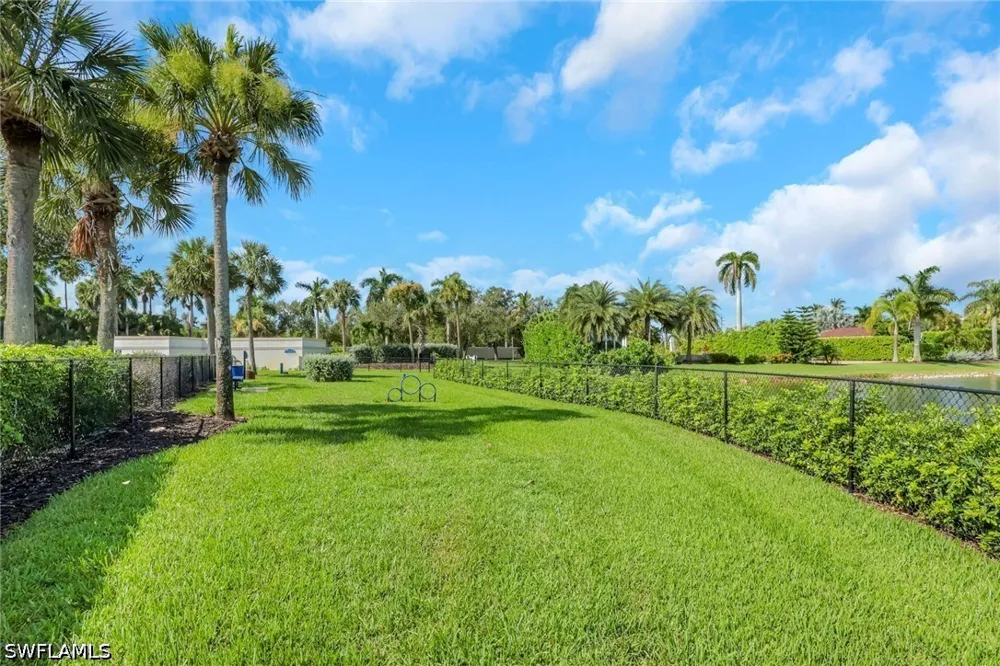 CARRIAGE COURT Naples, FL 34114