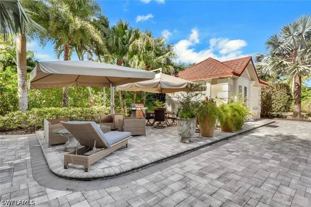 CARRIAGE COURT Naples, FL 34114