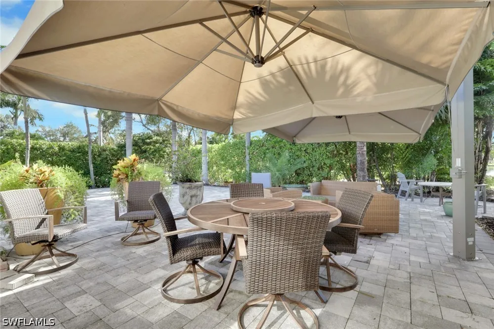 CARRIAGE COURT Naples, FL 34114