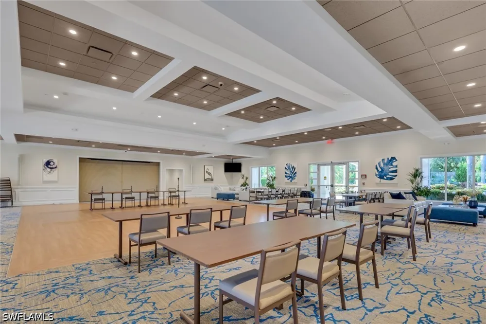 CARRIAGE COURT Naples, FL 34114