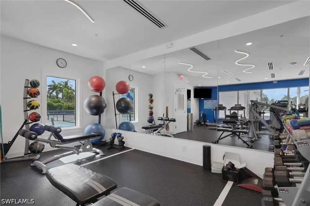 CARRIAGE COURT Naples, FL 34114