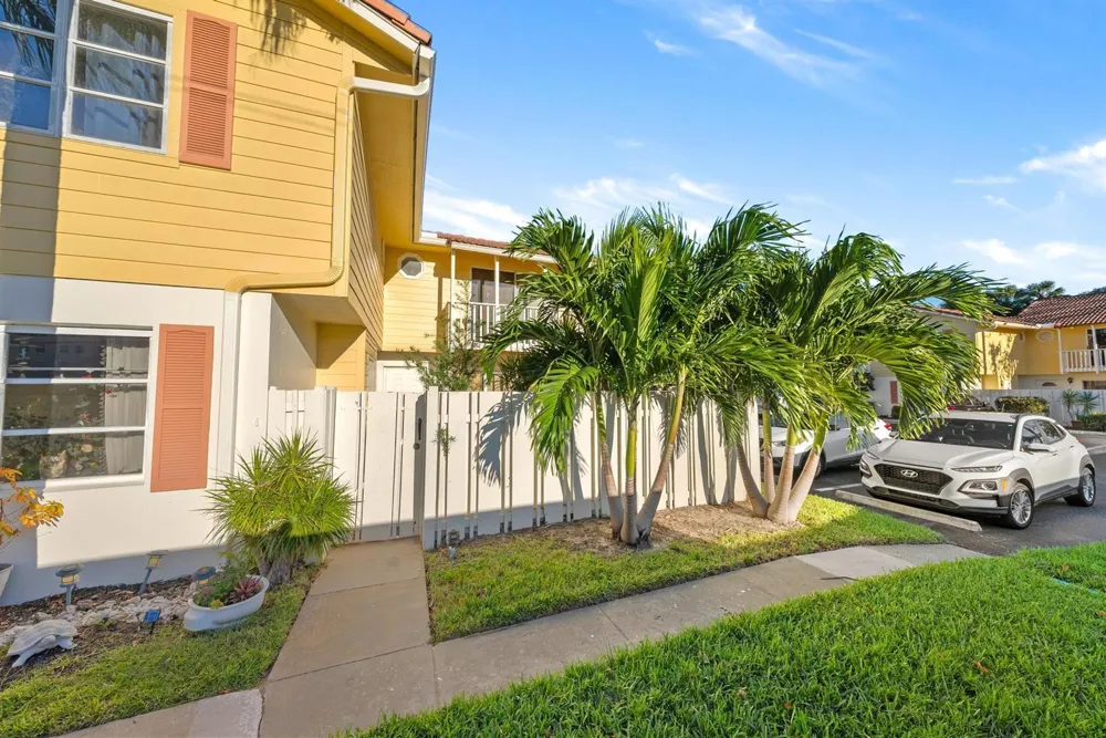 169 Seabreeze Circle Jupiter, FL 33477