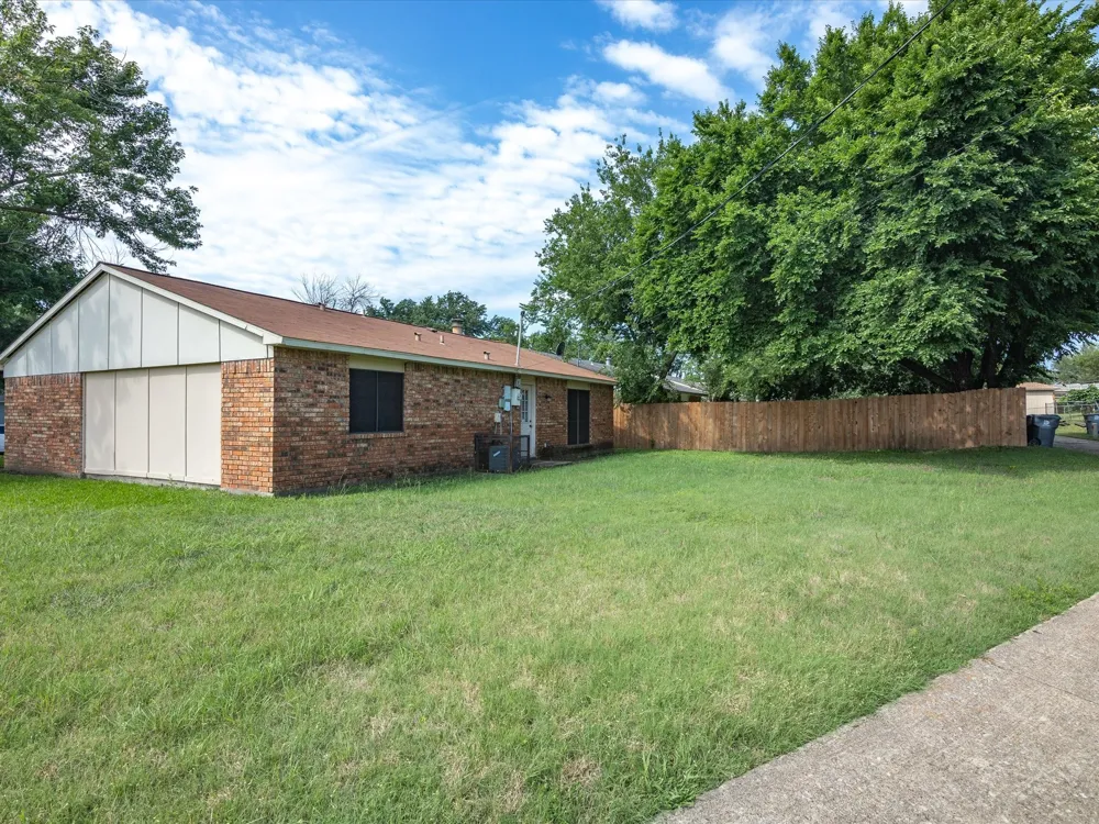 10217 Ironwood Lane Dallas, TX 75249