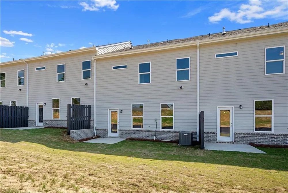 3651 Donovan Circle Loganville, GA 30052