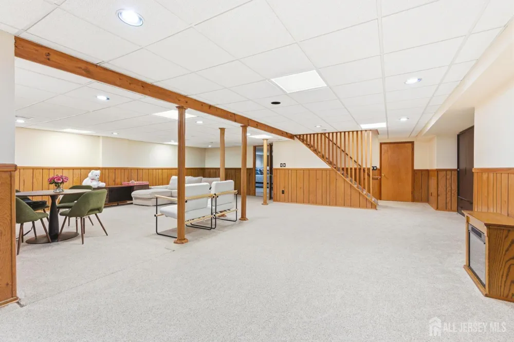 4 Allison Court Edison, NJ 08820