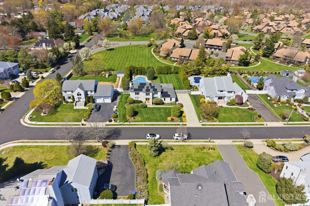 4 Allison Court Edison, NJ 08820