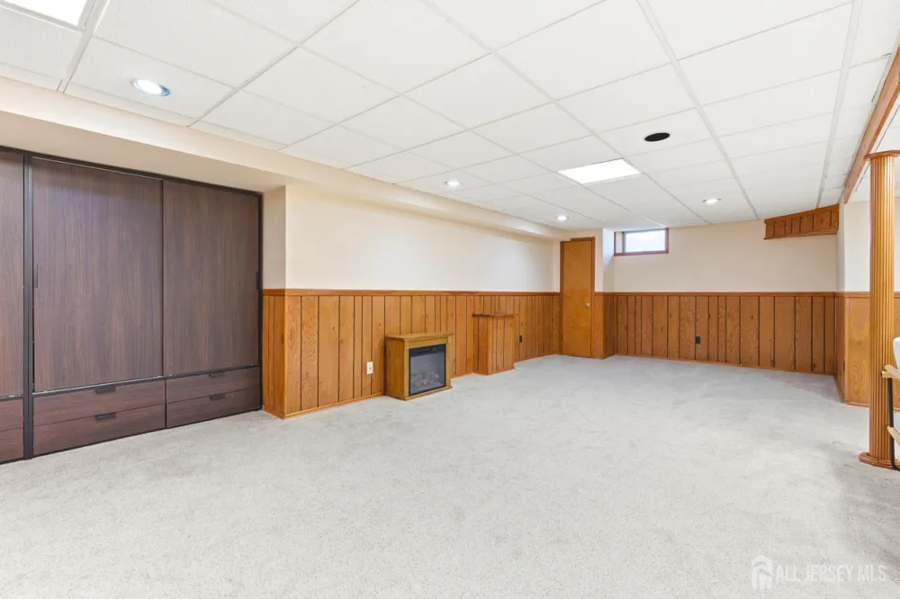 4 Allison Court Edison, NJ 08820