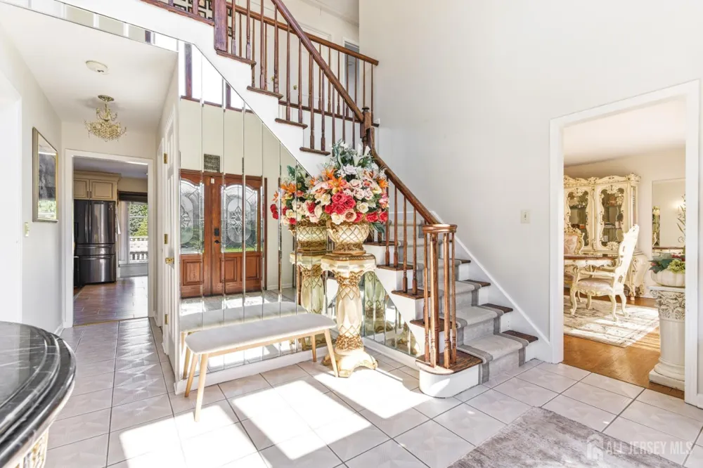 4 Allison Court Edison, NJ 08820