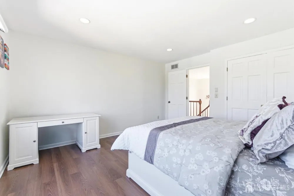 4 Allison Court Edison, NJ 08820